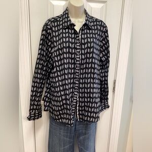 Fox Croft Women’s 18 Fitted long sleeve wrinkle free button down shirt